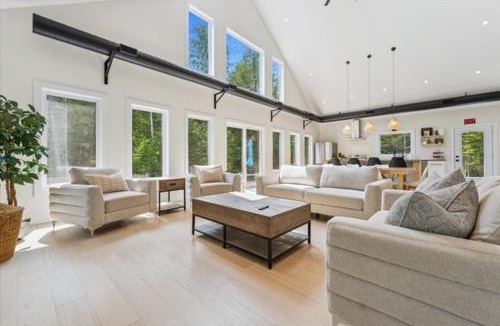 Lion's Head House | Modern Forest Paradise Bruce Peninsula