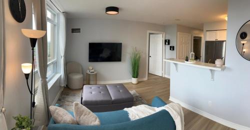 Humberwood Apartment | Modern Luxe 2BR with Free Parking Near YYZ