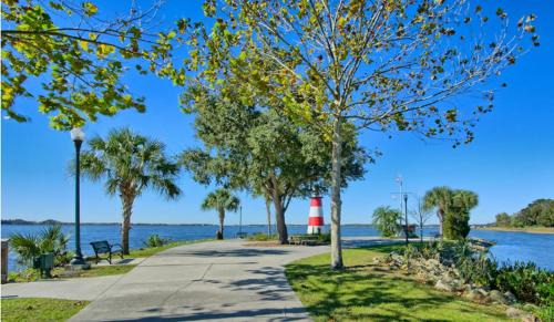 Mount Dora House | Modern Mount Dora Escape Style and Sunshine home