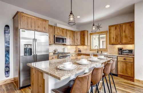 Winter Park House | Modern Mountain Cabin with Hot-Tub in Fraser, Colotado