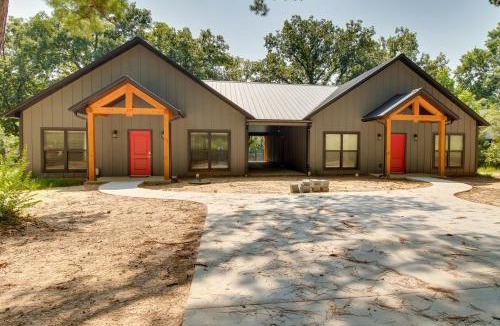 Mountain Home House | Modern Norfork River Cabin Rental w/Shared Dock!