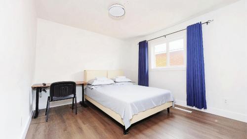 East Credit House | Modern Oasis Mississauga - Near Airport
