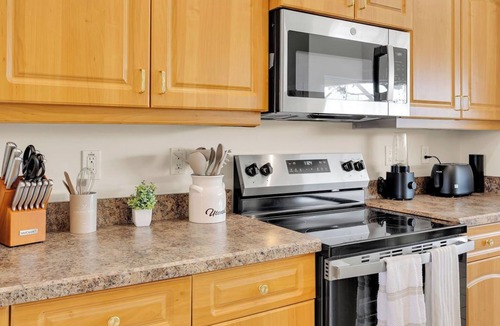 Palm Harbor House | Modern Palm Coast Pool Home, Game Rooms, Workspace & Near Beach