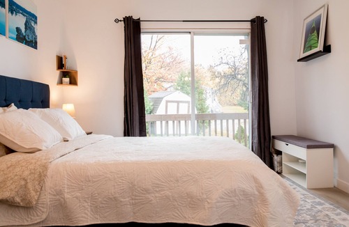Sudbury House | Modern/Retro Cozy Home in the Minnow Lake area