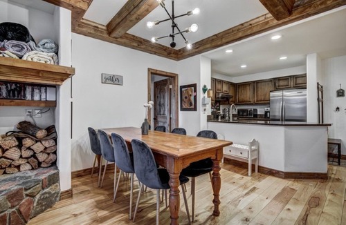 Edwards Condo | Modern Rustic 1BR | Cozy Fireplace & Hot Tub
