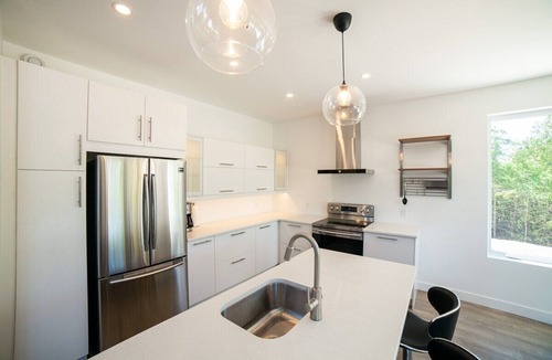 Northern Bruce Peninsula Cottage | MODERN Waterfront |Tobermory | Sunset View + Kayaks