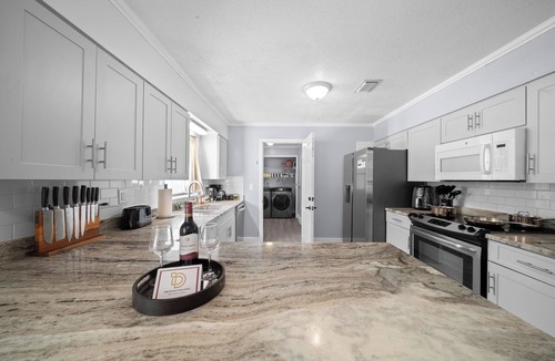 Ocala House | Modernized 3BR Pool Home near downtown, i75, & WEC