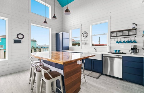 Surfside Beach House | Moonlight Seas Gulf Front Home - Steps onto the beach