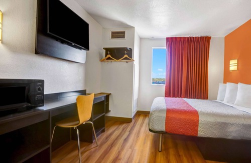 Pomerene Hotel | Motel 6 Benson, AZ