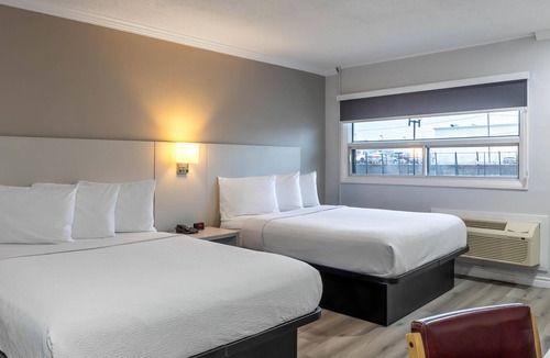 Cornwall Hotel | Motel 6 – Cornwall, ON