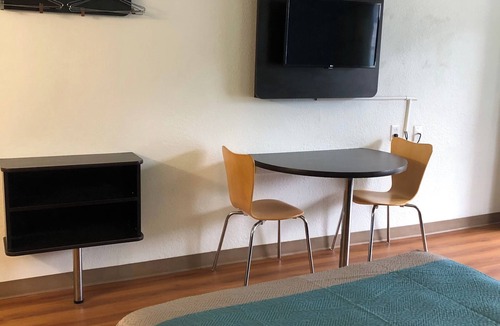 Daytona Beach Hotel | Motel 6 Daytona Beach, FL - Speedway