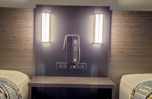 Kewanee Hotel | Motel 6-Kewanee, IL