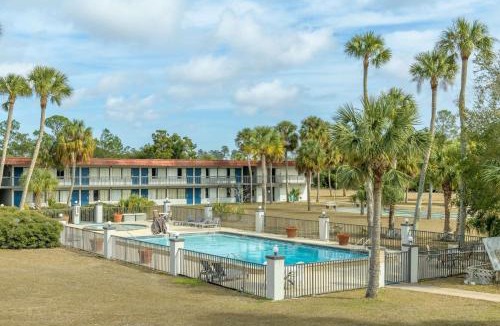 Weeki Wachee Hotel | Motel 6-Spring Hill, FL - Weeki Wachee