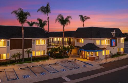Westminster Hotel | Motel 6-Westminster, CA - North