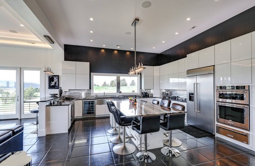 Spearfish House | Motorcycle-Themed Home in Spearfish w/Hot Tub!
