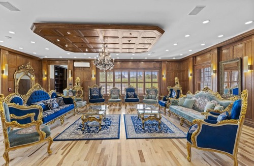 Mt. Bethel House | Mountain Valley Mansion/200-Acre Farm/Sleeps 34/Outdoor Pool + Jacuzzi