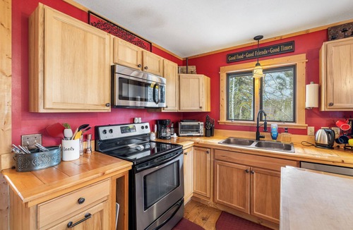 Lead Ski Chalet | Mountain views/Hot Tub/Room for the entire group