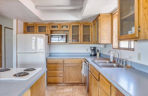 Springerville House | Mountain Views on Hillside in Eagar