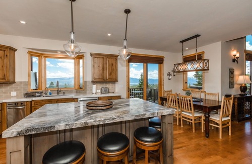 Truckee House | MtnPeak Elevated Living, Hot Tub, 180 Views, 3 Fireplaces, Wine Cellar, Game Room, Arcade, Foosball