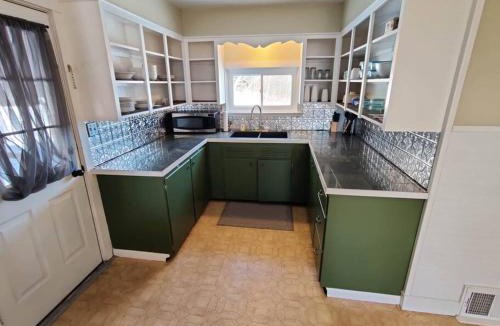 Munising House | Munising Getaway