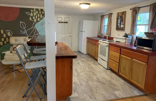 Inglis House | Nature Coast Inn and Cottages