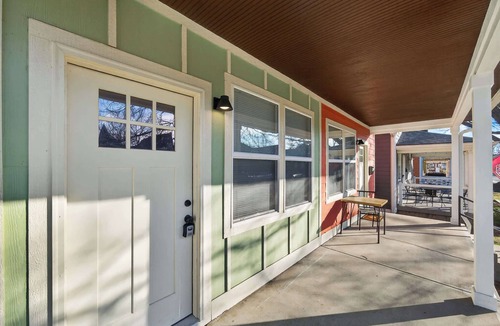 Near Eastside House | Near Downtown - Beville Ave Retreat