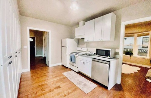University District Apartment | Near University 1 Bedroom
