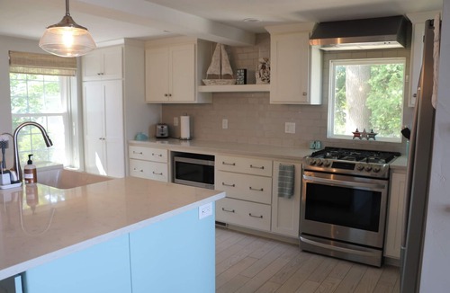 Green Bay House | Nestled between GB and DC; perfect for a couple's getaway or the whole family!