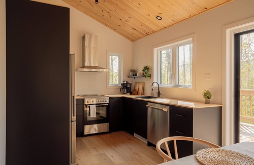 Notre-Dame-du-Laus Cottage | New 2BR Lakefront Cottage | Lac des Sables · Private Beach · Deck