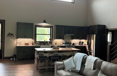 Lone Rock House | NEW BEAUTIFUL HOME RIGHT ON THE WHITE RIVER! WALK-IN WHITE RIVER ACCESS!