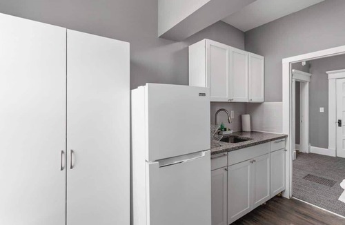 New Castle House | New Castle Retreat | Beautiful Duplex Near Parks