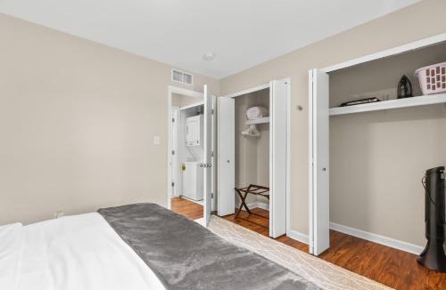 Roseville Apartment | New! Comfy Flat near Downtown Roseville