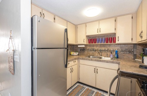 South Daytona Apartment | New Fall Rates-Beach in 8 Mins-Smart TVs-Free Parking-Speedway-Golf