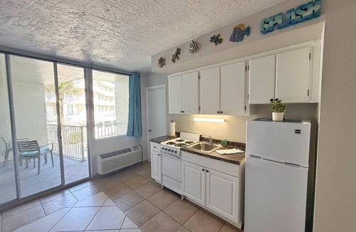 Ocean Dunes Apartment | NEW Gorgeous Ocean Front Up-4 Guests in Daytona!