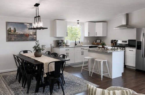 St Ignace House | *NEW*Lakeside Retreat~Mackinac Island Direct View!