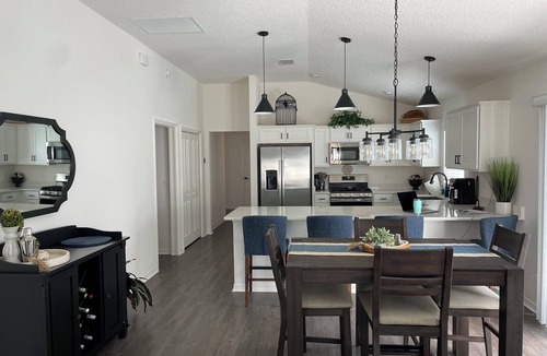 Okahumpka House | NEW LISTING! 2 bed/2 bath-pet friendly home -Village of Newell w/free golf cart