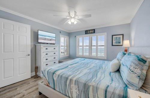Seawinds Condo Apartment | NEW Listing! Direct Oceanfront 2-2 Private Balcony Heated Pool & Garage Parking