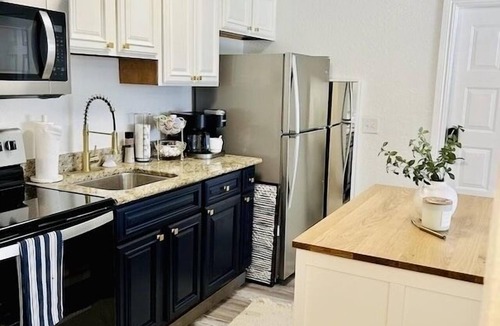 Cocoa Apartment | New Listing! Historic Cocoa Village with Pool on Banana River!
