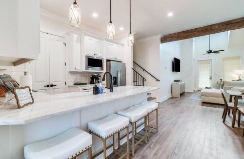 Lafayette House | New modern home with Cajun flair