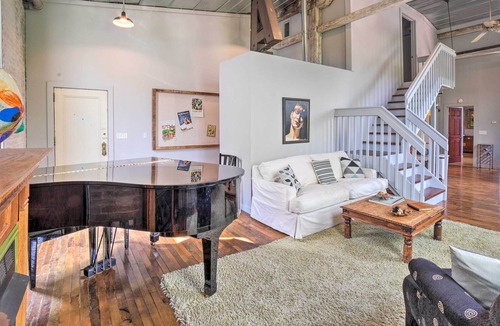 Three Oaks Apartment | NEW! Unique Three Oaks Apartment w/ Furnished Deck