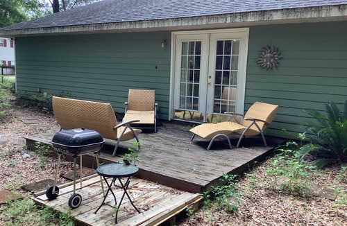 Branford House | Newer built Three/two home - Open floor plane Outside gas barbecue and fire pit