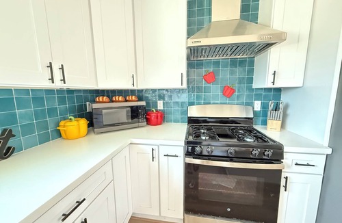 Southwest Anaheim House | Newly Built 2B2BA Charming Minnie Club Hut