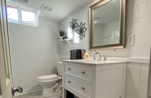 Derby Apartment | Newly Remodeled Apartment Minutes from any major Shopping