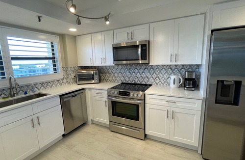 New Smyrna Beach Condo | Newly-renovated, beachfront condo at Southwind with stunning interior and views!