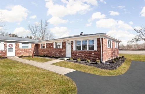 Brownsburg House | Newly Renovated Retreat 30mins to Downtown Indy