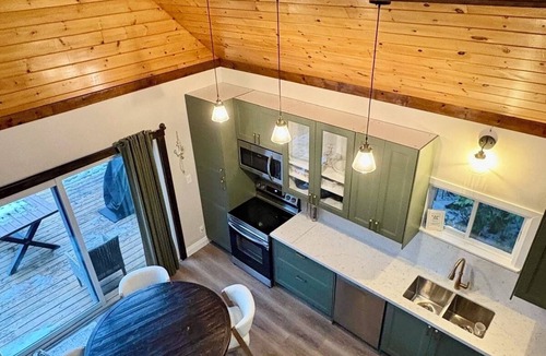 Northern Bruce Peninsula Cottage | Newly renovated Tobermory, Breathtaking Sunset