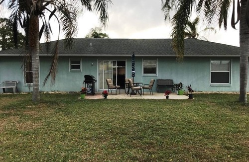 Florida Shores House | Nice 3 bedroom, 2 bath single family vacation home with a 2 car garage.