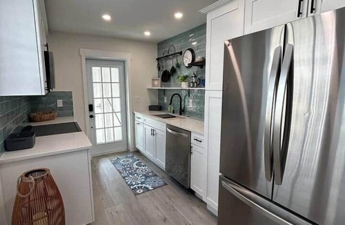 Avondale House | Nice and cozy duplex apartment!