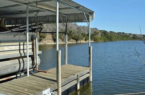Palo Pinto County House | Nice quaint 5-bedroom 2 bath house with Dock.