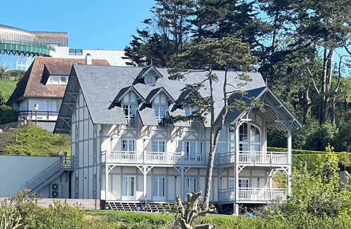 Arromanches-les-Bains House | Normandy seaside villa with view and terrace 5 minutes walk from the beach